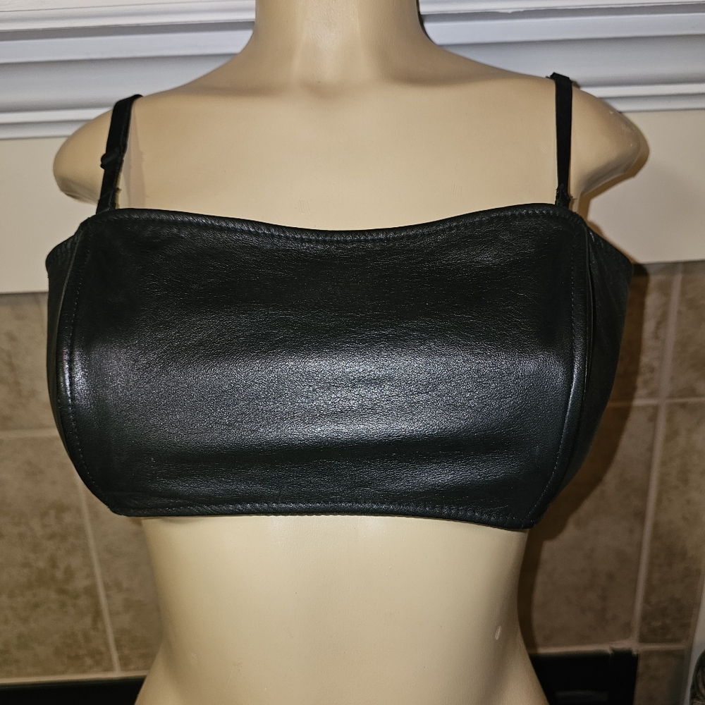 Wilsons Leather Maxima Black Geniune Leather Crop Top. Size MEDIUM.